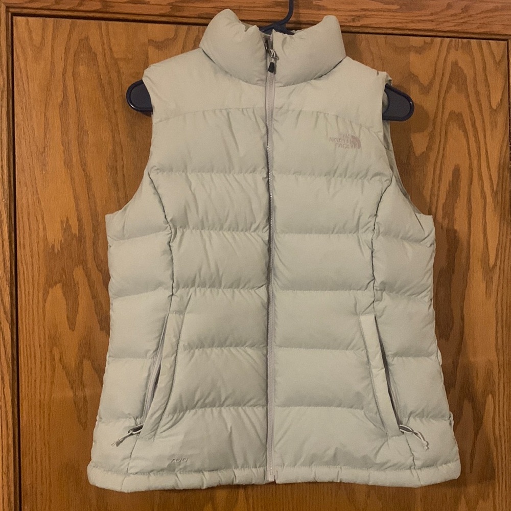 grey north face vest